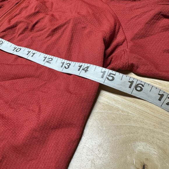 Lululemon City To Summit Cycling Jersey Cayenne Women's Size Large EUC - Picture 9 of 10